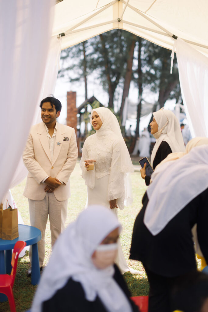 Akad Nikah di Pantai