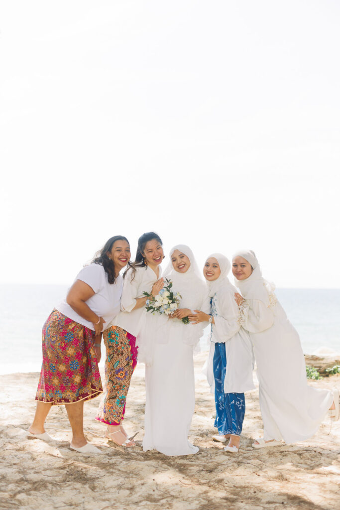Akad Nikah di Pantai