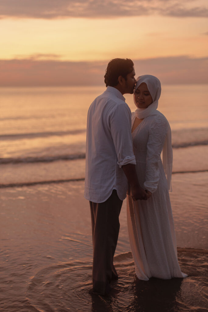 Akad Nikah di Pantai